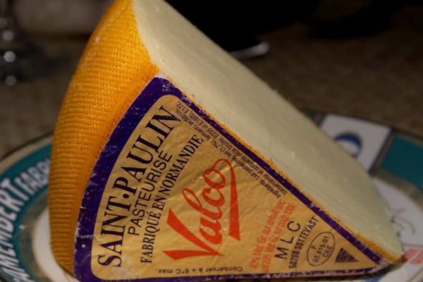 Le Saint-Paulin, fromage au cœur tendre pour les écoliers