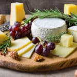 En image, des exemples de plateaux à fromages pour combler vos invités